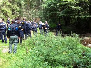 Pátrání po pohřešovaném seniorovi z Orlíku nad Vltavou pokračuje.