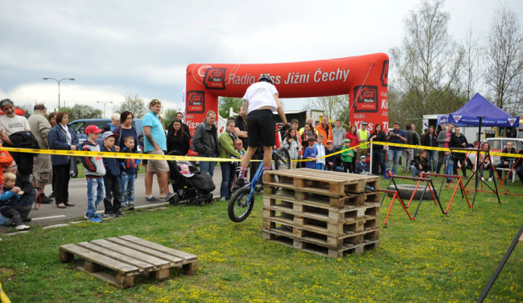 Bude představena biketrialová akademie s ukázkou na postavených překážkách.