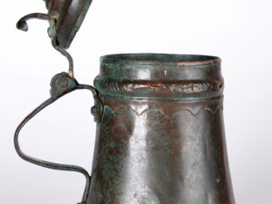 Korbel, který byl nalezen při budování základů nového domu v českobudějovické Jeronýmově ulici.