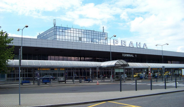 Policie na několik desítek minut uzavřela Terminál 1 pražského letiště
