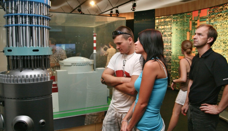 Model reaktoru, stopy po záření nebo 3D film přitáhnou do temelínského infocentra ročně přes třicet tisíc návštěvníků.