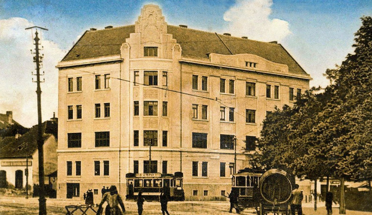 DRBNA HISTORIČKA: Schwarzenberský palác