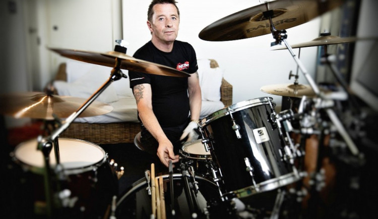Phil Rudd se svou kapelou rozbubnuje i Budějce