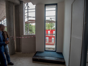 Hrubá stavba administrativního centra Piano v Českých Budějovicích je hotová.