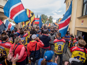 Průvod fanoušků Motoru.