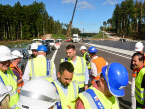 Krajský radní pro dopravu Jiří Švec si prohlédl dokončovací práce na stavbě dálnice D3 v úseku Borek – Úsilné.