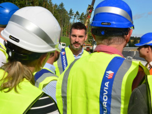 Krajský radní pro dopravu Jiří Švec si prohlédl dokončovací práce na stavbě dálnice D3 v úseku Borek – Úsilné.