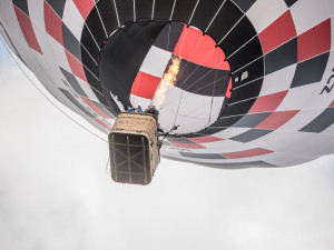 Nad Lipnem létají balony.