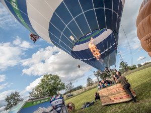 Nad Lipnem létají balony.