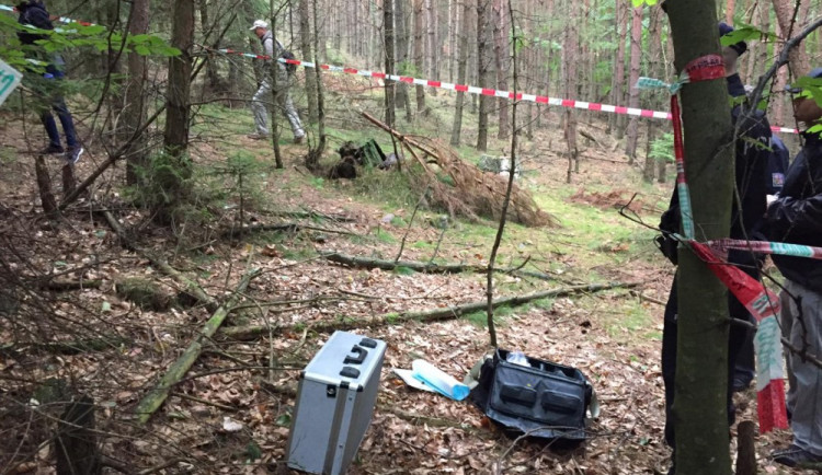 Místo hub našel v lesním masívu lidské ostatky