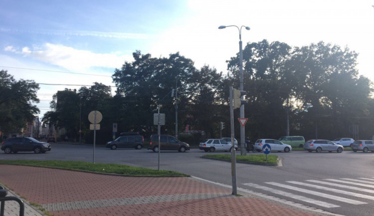Stavební úpravy frekventované budějcké křižovatky uzavřou Krajinskou ulici