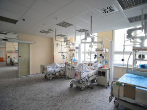 Českobudějovická nemocnice slavnostně zahájila provoz zrekonstruovaného chirurgického oddělení