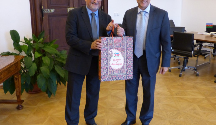 Primátor Jiří Svoboda přijal na radnici ázerbájdžánského velvyslance