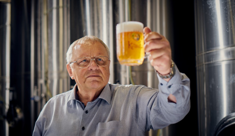 Sládek Miroslav Valenta.