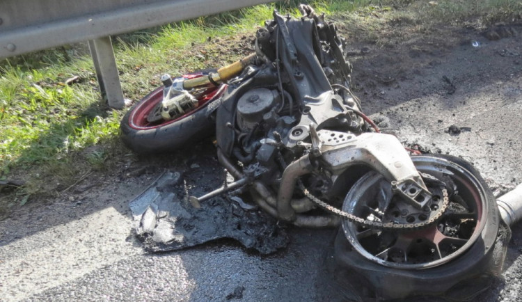 Při tragické nehodě na Českokrumlovsku zemřel motorkář