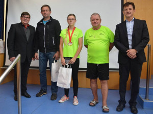 Jihočeská hejtmanka Ivana Stráská přijala mladé úspěšné olympioniky a poděkovala jim za skvělou reprezentaci kraje.