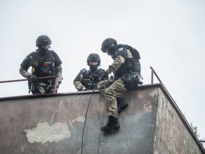 Mezinárodní závod policejních zásahových jednotek.