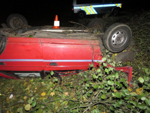 Mladistvý havaroval se škodovkou na vimperské silnici.