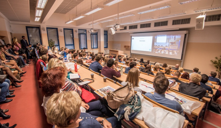 Kongresu se zúčastnily stovky zájemců