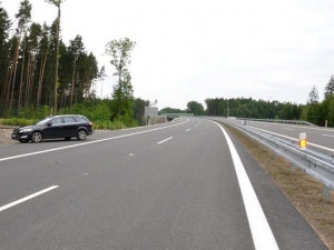 Řidiči se projedou po novém dálničním úseku z Veselí nad Lužnicí do Bošilce