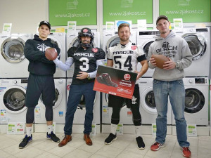 2. jakost slaví první narozeniny. Dorazili i hráči amerického fotbalu Black Panthers.