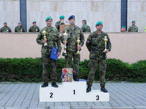 Na stupních vítězů.