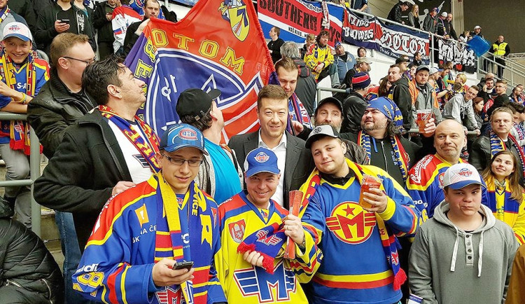 Tomio Okamura velmi rád jezdí do Českých Budějovic na hokej.