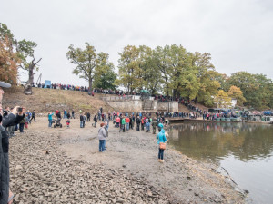 FOTO: Slavnostní výlov rybníka Rožmberk je za námi. Akce přilákala masy lidí