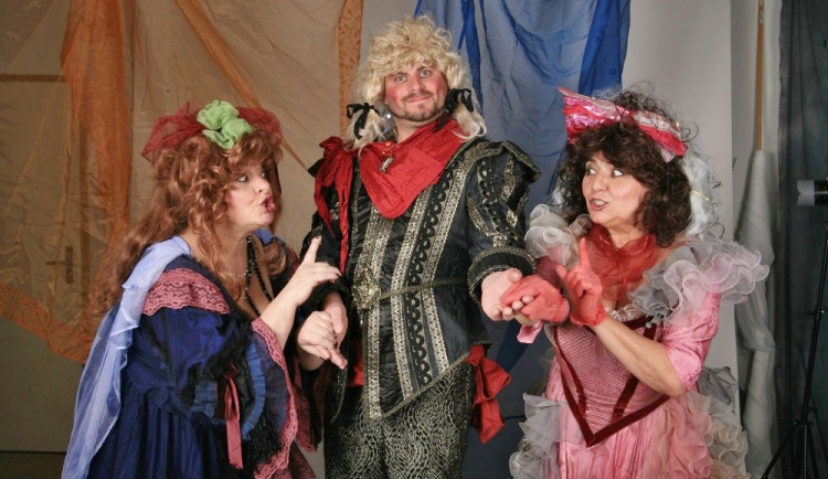 Ať žijí strašidla.