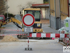 Část Střížovské ulice v Českých Budějovicích bude deset dnů neprůjezdná