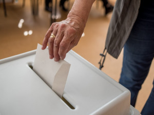 VOLBY 2017: První výsledek je z volebního okrsku v Kostelci nad Vltavou