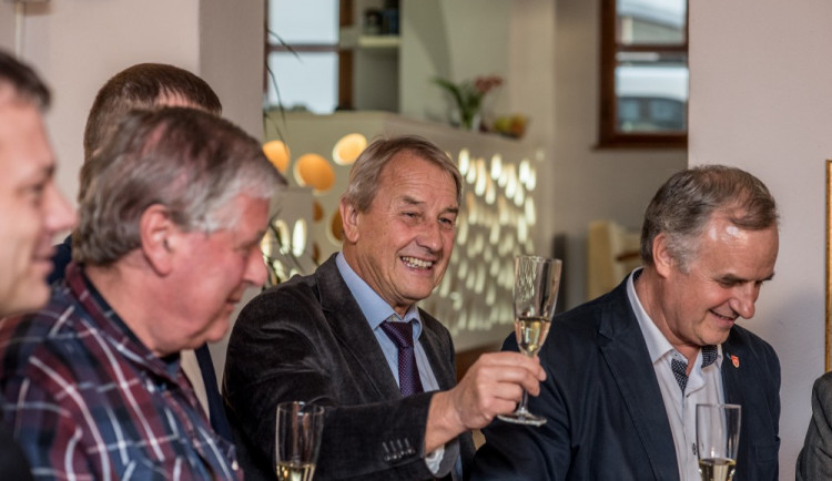 Jihočeské hnutí ANO slaví vítězství ve sněmovních volbách.