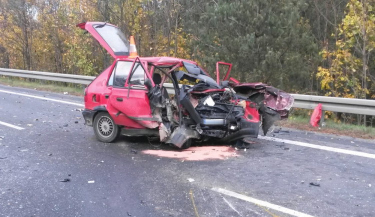 AKTUALIZOVÁNO: Vážná dopravní nehoda uzavřela silnici na Písecku