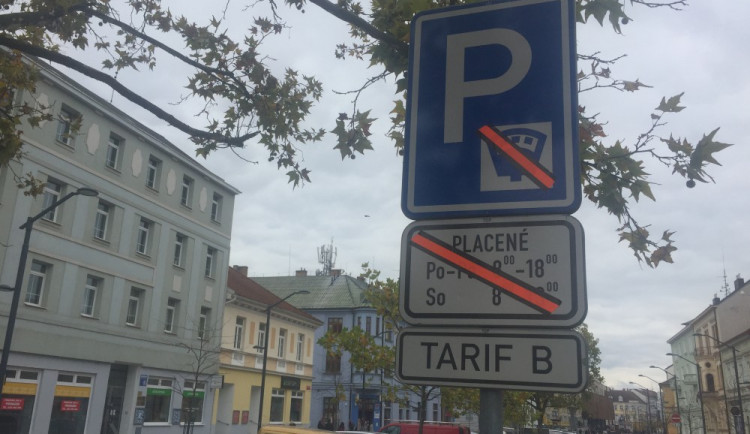 Parkování na Lannovce je až do 30. listopadu zadarmo.