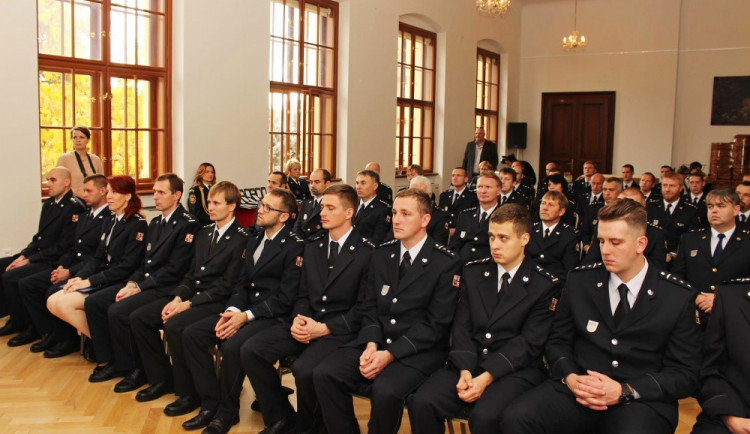 Slavnostní předání medailí Hasičského záchranného sboru České republiky a Hasičského záchranného sboru Jihočeského kraje, složení služebního slibu a poděkování reprezentantům v TFA.