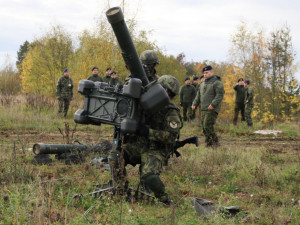 Nechyběla ani ukázka z činnosti jednotky v palebném postavení – nabíjení protiletadlového raketového kompletu RBS-70.