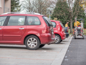 Nové modré parkovací zóny v Českých Budějovicích.