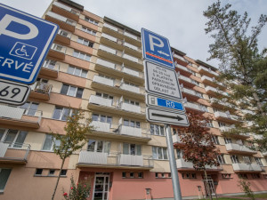 Nové modré parkovací zóny v Českých Budějovicích.