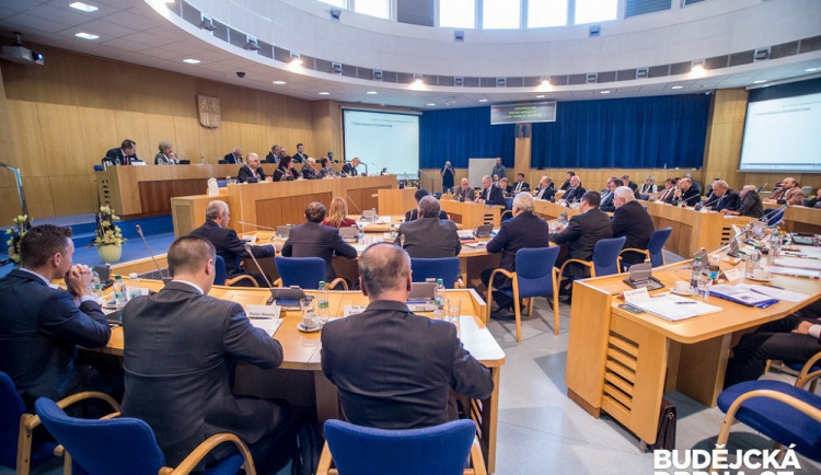 Jihočeský kraj uvolní v příštím roce na dotační programy 237 milionů korun. Víc než letos