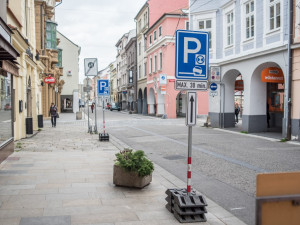 Od 1. listopadu zajíždí nová inka městské hromadné dopravy přímo do historického jádra Českých Budějovic. Projíždí pěší zónou v Krajinské ulici.