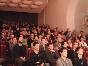 Sál během promítacího pásma.