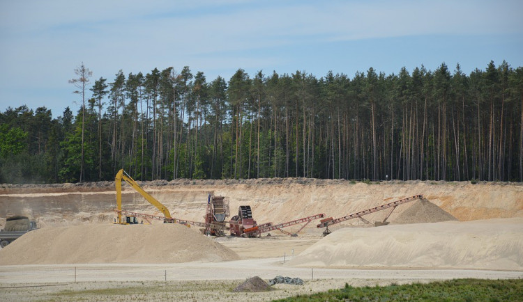 Středoškolák zkoumal pískovnu Dráchov. Těžaři jeho návrhy přijali