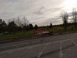 U Ševětína havaroval osobní vůz se sanitkou. Ta převážela vážně nemocnou pacientku