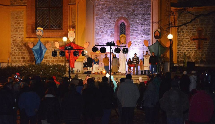 Advent v Hluboké nad Vlatavou bude letos andělský. Chybět nebude ale ani tradiční živý betlém.