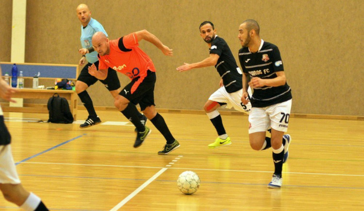 Po Teplicích se v jihočeské metropoli předvede suverénní Chrudim.