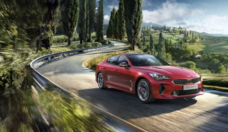 Navštivte nový salon KIA Auto Future, prohlédněte si ikonický model KIA Stinger.