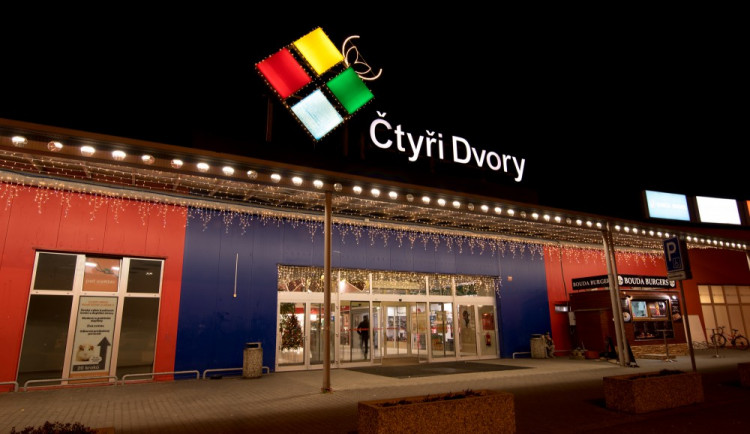 Obchodní centrum Čtyři Dvory