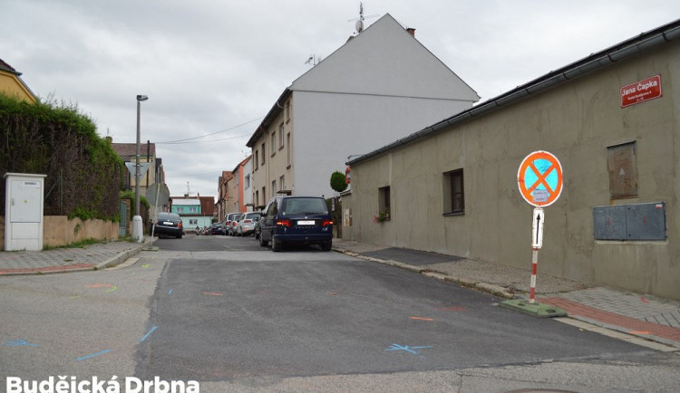 Ulice Jana Čapka  před rekonstrukcí.