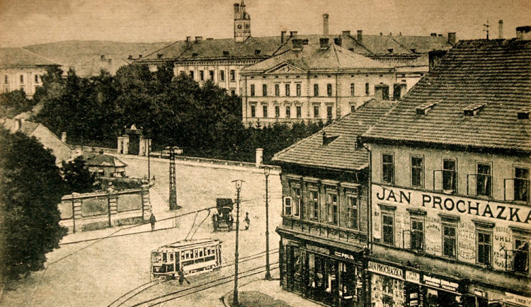 DRBNA HISTORIČKA: Zpočátku šlo o doutníky a tabák do fajfek