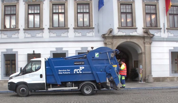 Odpadové taxi  v Českých Budějovicích bude fungovat do poloviny ledna.